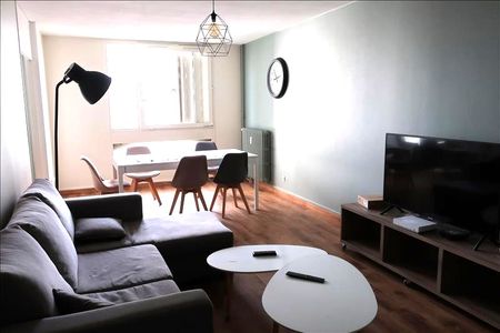 1 pièce - Meublé - 12,5 m² - 3ème étage - Colocation non autorisée - Photo 2