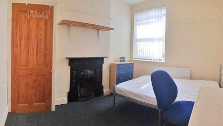 6 bedroom semi-detached house to rent - Photo 4