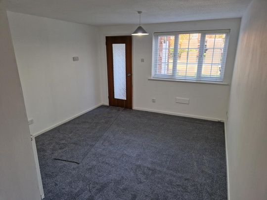 1 bedroom ground floor flat to rent - Photo 1