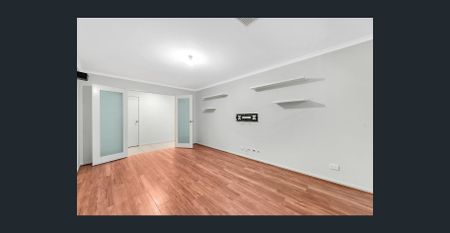 Stylish and Spacious Family Home - Photo 2