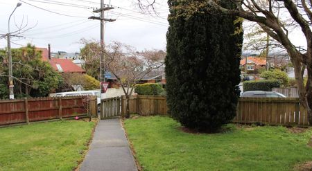 Family Living In Mornington - Photo 2