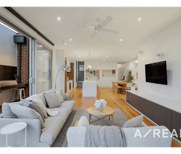 Elegant Edwardian Residence with Modern Extension and Swimming Pool - Photo 2