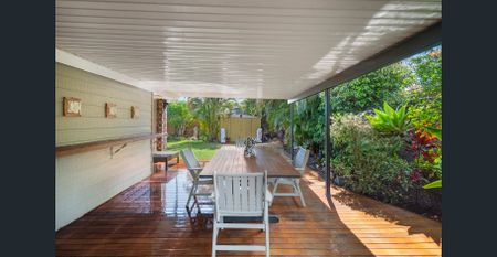 Spacious Corner-Block Home with Big Entertaining Area - Photo 5