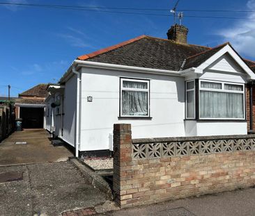 2 bedroom bungalow to rent - Photo 1