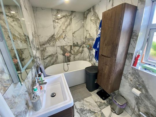 4 bedroom house to rent - Photo 1
