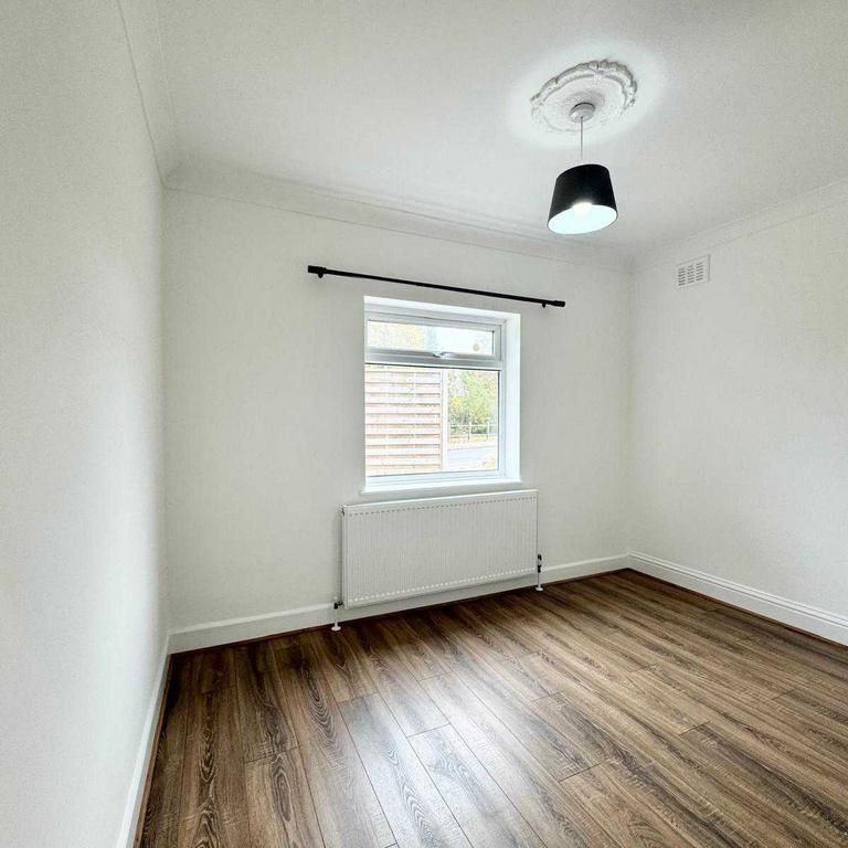 3 bedroom bungalow to rent - Photo 1