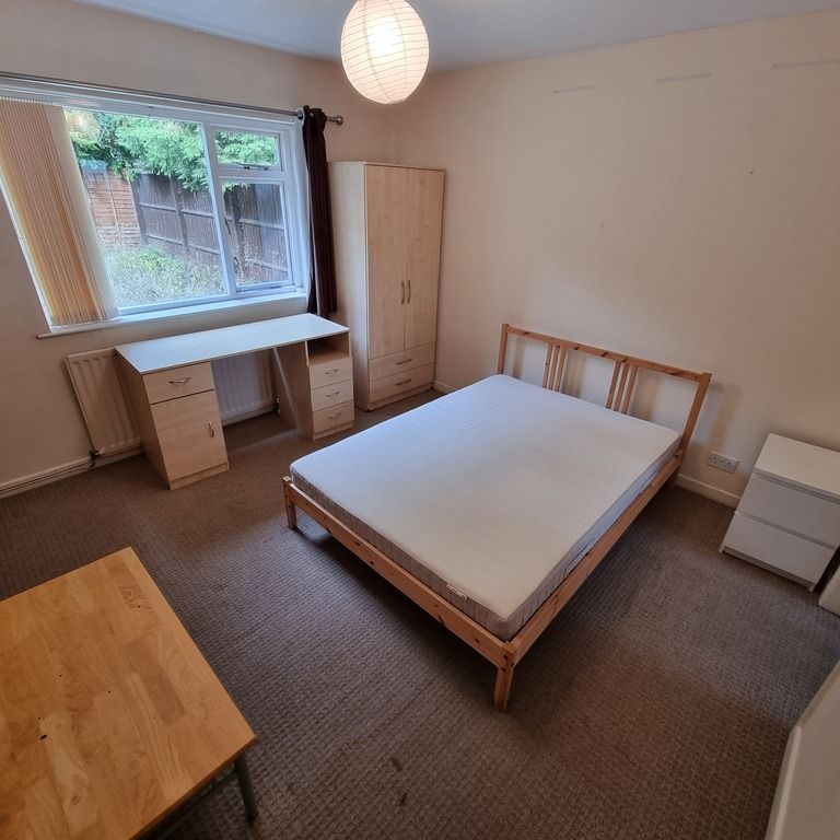 4 Bed Student Accommodation - Photo 1