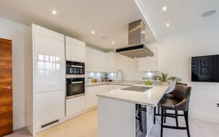 Luxury Loft Apartment in Riverside Warehouse Conversion - Photo 3