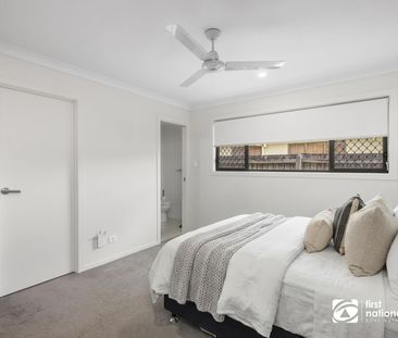 FANTASTIC CLEVELAND LOCATION - 4 BEDROOMS PLUS STUDY - Photo 4