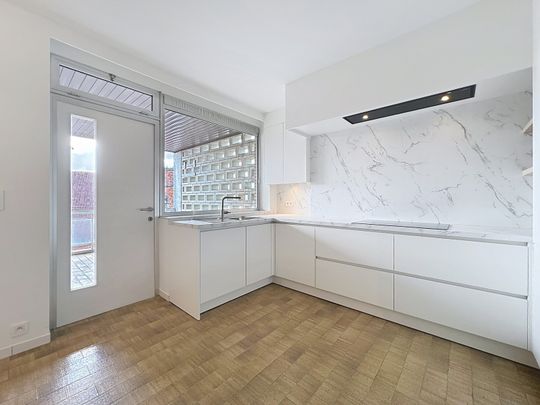 Rustig gelegen LICHTRIJK 3 SLPK appartement (157m²) nabij centrum en station Roeselare. - Foto 1