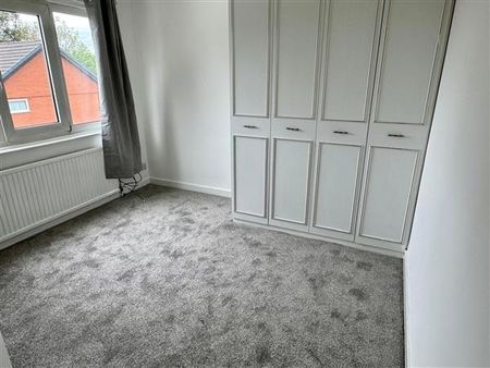 3 Bedroom Bungalow For Rent in Broadway, Chadderton - Photo 3