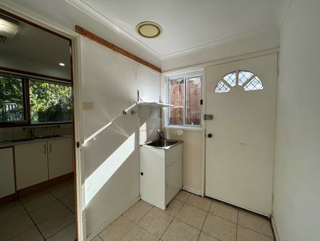 Family-Friendly 3-Bedroom Home with Large Backyard & Excellent Comfort - Photo 2