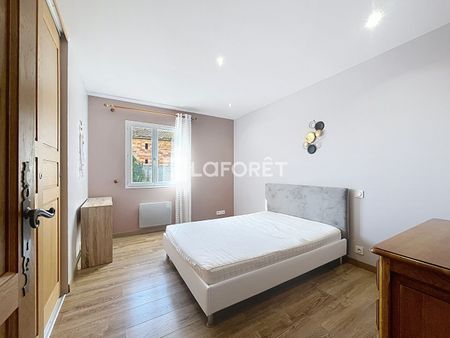House - Photo 2