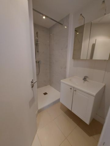 3P RUE 72.70M² RUE A. CHENIER Versailles (78000) - Photo 5