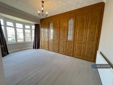 3 bedroom semi-detached house to rent - Photo 5