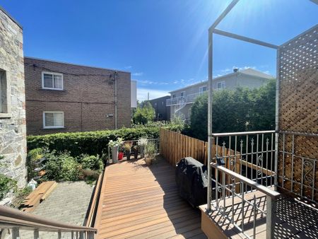 Ahuntsic-Cartierville: Logement rénové de 2 chambres sur 2 étages avec cour privée. - Photo 5