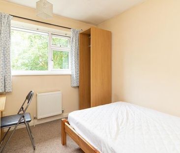 4 bedroom semi-detached house to rent - Photo 1