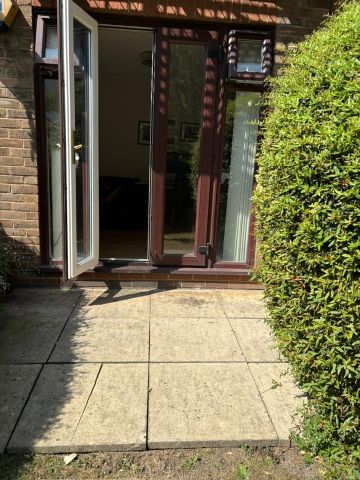 Room in a Shared Flat, Parkview Court, SW18 - Photo 3