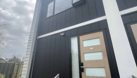 Easy central living! - Photo 5