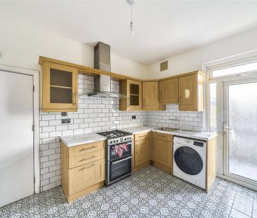 2 bedroom maisonette to rent - Photo 5