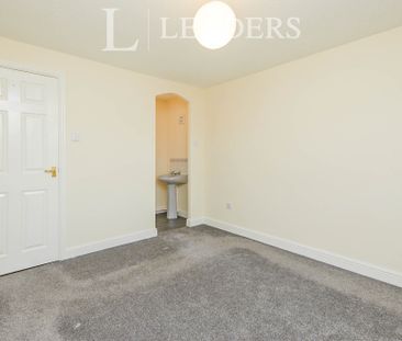 3 bedroom house to rent Woodgate Drive, Chellaston, Derby, DE73 - Photo 2