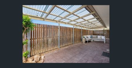 Low-Set Modern Home in Convenient Everton Hills Location - Photo 4