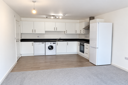 2 bedroom flat to rent - Photo 4