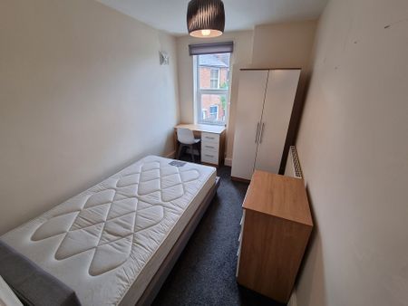 3 Bed Student Accommodation - Photo 3