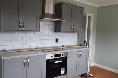 2 bedroom semi-detached bungalow to rent - Photo 5