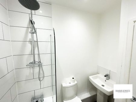 3 bedroom terraced house to rent - Photo 5