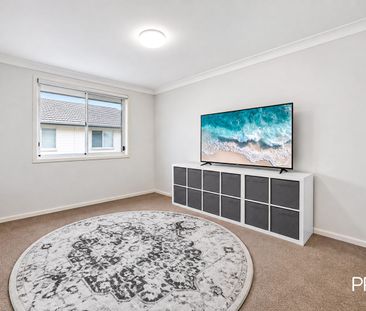 Spacious and Modern 4 Bedroom Townhouse - Photo 1