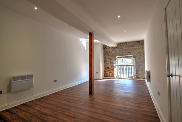 Healey Wood Road, Burnley - Photo 1