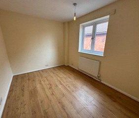 3 bedroom flat to rent - Photo 5