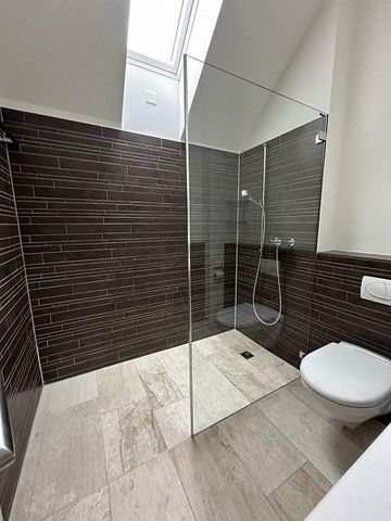 helle und geräumige 3.5 Zimmer Maisonettewohnung zu vermieten - Photo 4