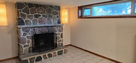 For Lease - 105 Hart Avenue Unit# Lower Unit, Toronto, Ontario - Photo 2