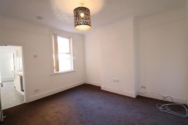 4 bedroom terraced house to rent - Photo 1