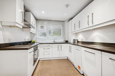 3 bedroom flat to rent - Photo 5