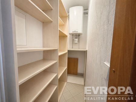 Pronájem bytu 1+kk a garsoniéry 27 m² - Фото 3