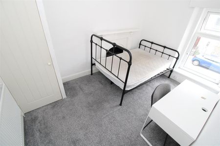 Room For Rent John Street, Pontypridd - Photo 3