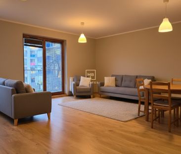 cztery pokoje, miejsce postojowe, komórka, balkon - Zdjęcie 1