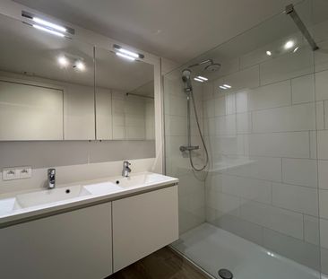 Gezellig en lichtrijk appartement met 2 slaapkamers, terras en staa... - Foto 4