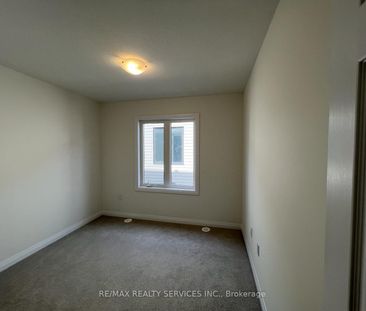 Townhouse For Lease | X8134278 - Photo 4