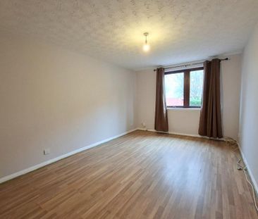 2 bed flat for rent in Polwarth - Photo 1