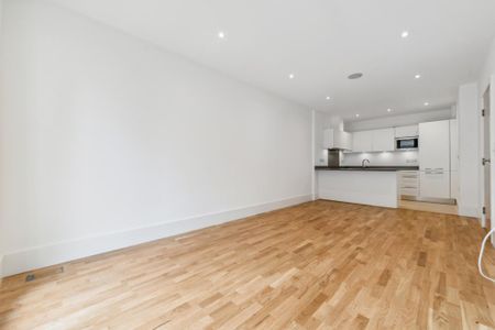 2 bedroom flat to rent - Photo 3