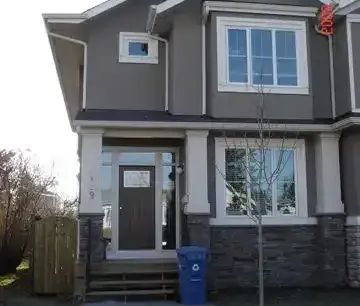 Executive 3 Bdrm Attached house | 1139 - 19th Ave. N.W., Calgary - Photo 1