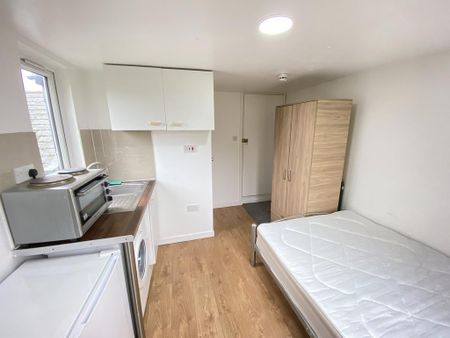 Studio to rent - Photo 2