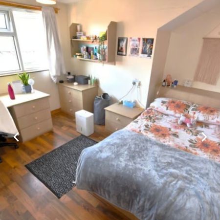6 Bed - 19 Thornville Terrace, Hyde Park, Leeds - LS6 1JT - Student - Photo 4