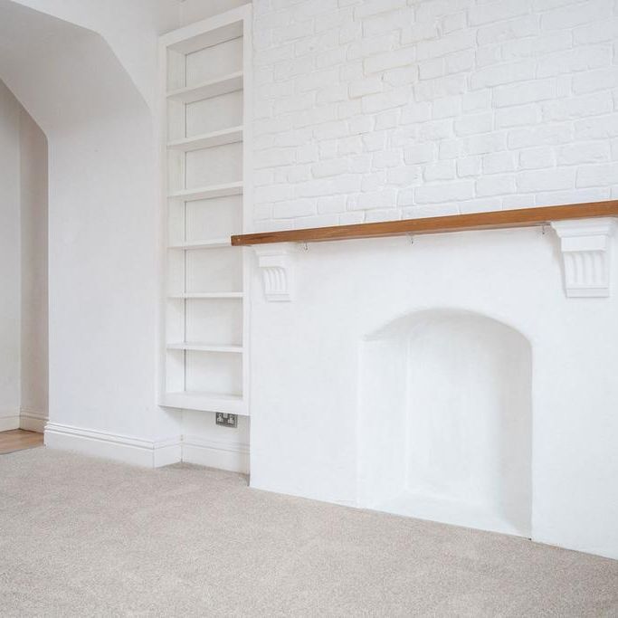 2 bedroom maisonette to rent - Photo 1