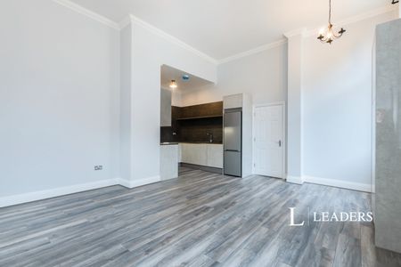 2 bedroom apartment to rent Poole Road, Bournemouth, BH4 - Photo 3