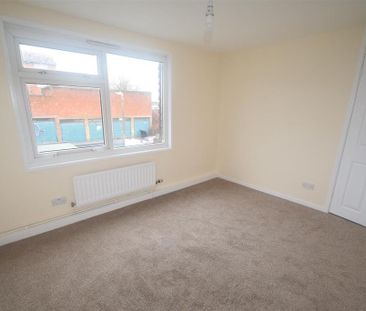 3 bedroom terraced house to rent - Photo 6